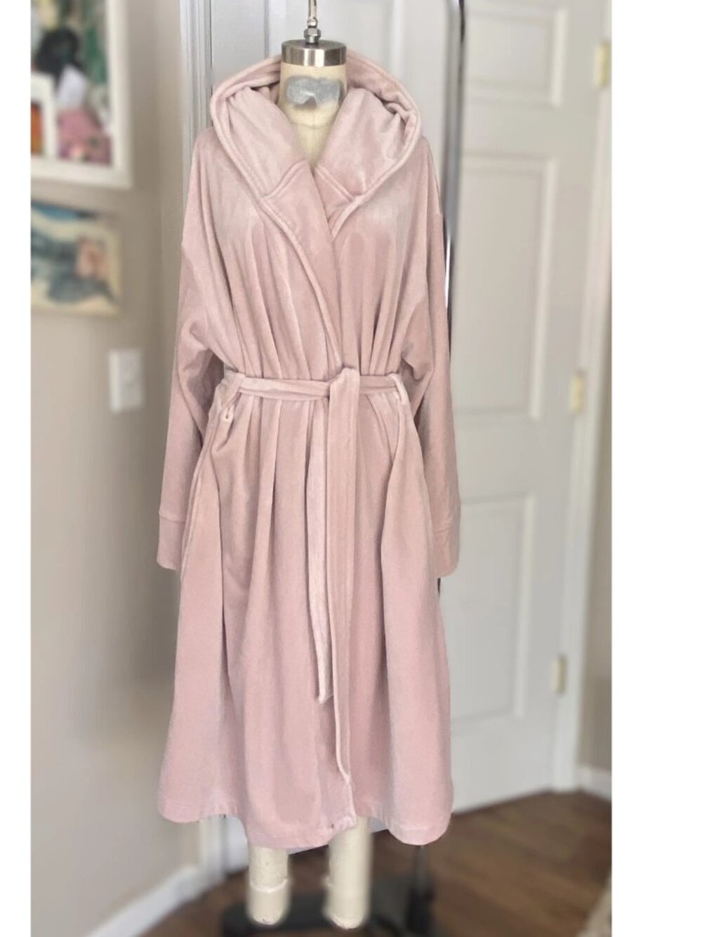 WYSTERIA LANE Pale PINK Velour velvet Oversized Hood Hooded belted Bathrobe - Picture 2 of 7